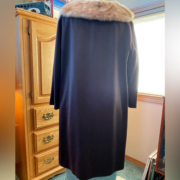 Vintage Mid length Montroy Coat - Picture 3 of 6